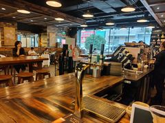 大堂-星巴克臻选(青岛麦凯乐分店)