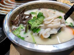 石锅孖宝-渔米丰·广府鱼汤米线(光明广场店)