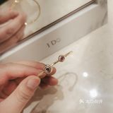 你愿意无论贫穷富有都去嫁给爱情吗？
