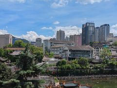 -包整·丝娃娃(一览甲秀楼风景店)