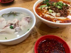 -雷祖芳老妈蹄花店