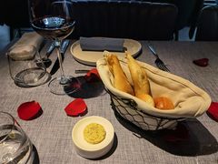 -弦月窗LUNETTE BY AMANDA(复兴路店)