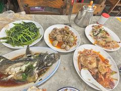 -四川小胡子海鲜(丁村万人海鲜广场店)