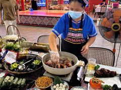 -刘姐啤酒鱼民族演艺餐厅(西街总店)