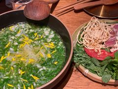 过桥米线-SHAN山(前滩太古里店)