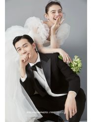 -雪中彩影婚纱摄影·微光艺术中心