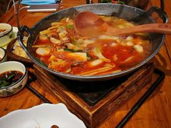 思茅酸汤鱼片-老滇山寨•云南特色菜•地方菜•民族风情歌舞表演(金碧店)