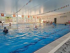 -极动室内恒温游泳馆