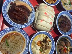 -蓝田九大碗民俗食府(蓝田店)