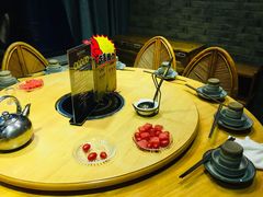 -野山舂·贵州现舂酸汤火锅(鸿通城店)