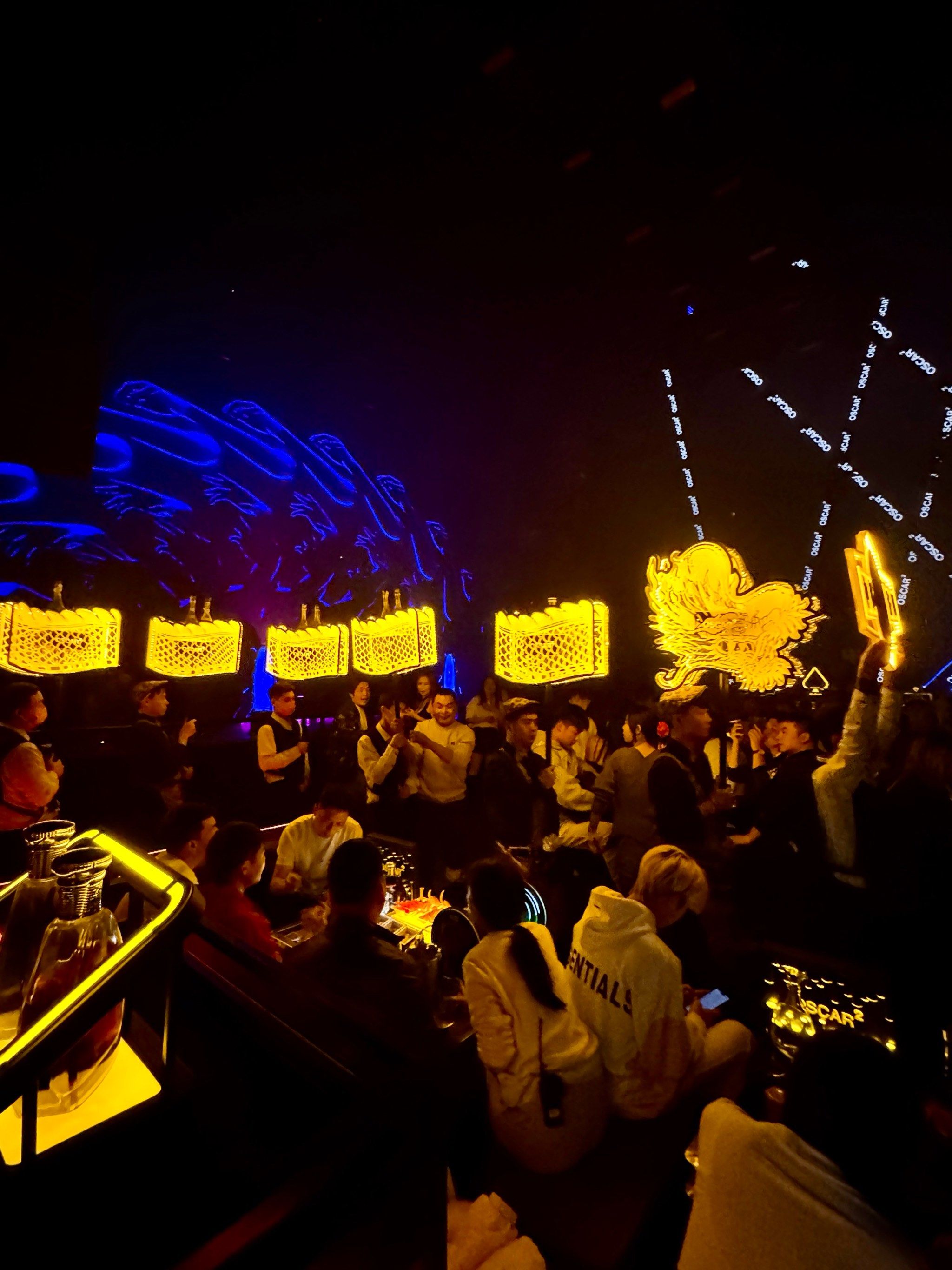 洛阳最嗨的酒吧!就是在这里!