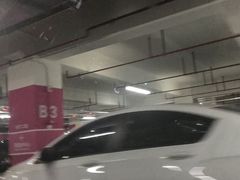 -龙湖天街-停车场