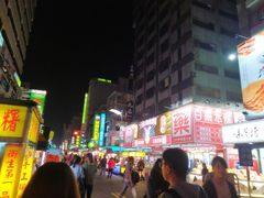 -六合夜市