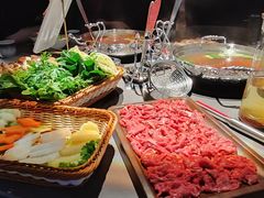 -伴山牛贵州黄牛肉火锅·苗疆非遗艺术餐厅(上海首店)
