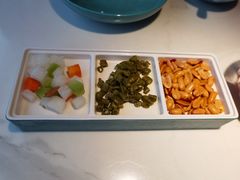 -荷塘秋月·本帮江浙菜(国权路店)