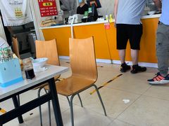 大堂-洪峰浩老北京烧饼夹肉(角门路店)