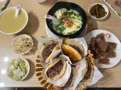 -闫家驴肉老店(华电一校店)