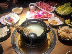 -尚品小土屋涮毛肚(李沧万达店)