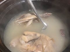 -果松木炭酸菜铜火锅·外婆参鸡汤