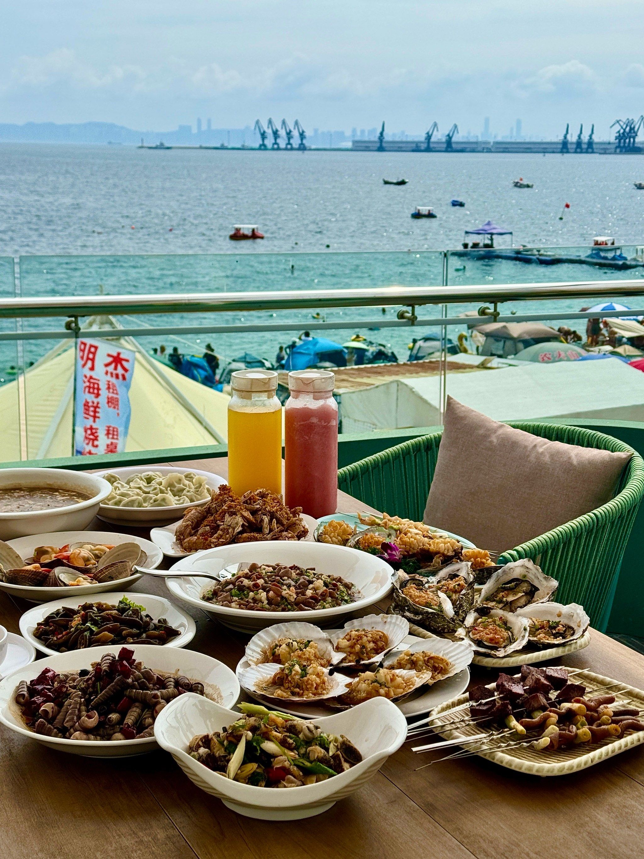 在海边吃海鲜巨过瘾❗❗❗❗