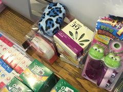 眼镜盒-4iNLOOK美瞳店(龙之梦购物中心虹口店)