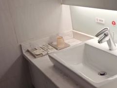 -昆明朗威酒店(昆明站火车站双桥夜市风情街店)