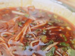 -拈签一笑黄牛肉辣卤串串