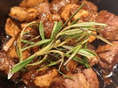 黑蒜菌菇牛肉粒-幸薈飯堂