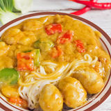 专治没胃口的咖喱海鲜面，好吃到舔盘！🍜