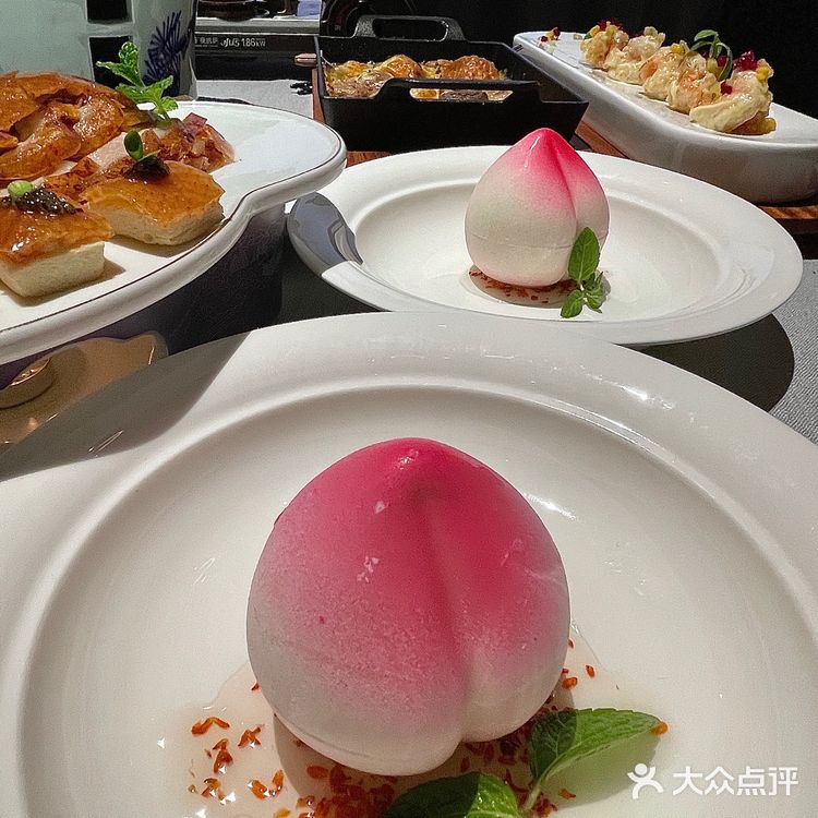 大河上下北京烤鸭终于开来珠海啦！装修风格高端别致！