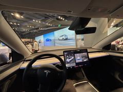 -TESLA 特斯拉(上海太古汇体验店)