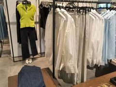-URBAN REVIVO(上海中庚漫游城店)
