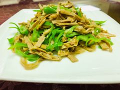 -红泥美食坊(良安路店)