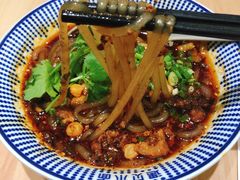 大勺肉酱酸辣粉-遇见小面(凯德广场店)