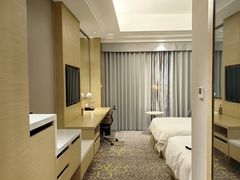 -南阳建业森林半岛假日酒店