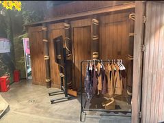 -暴风岛沉浸式体验馆(百联世纪店)