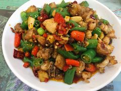 双椒小煎鸡-乡土特色.冷锅鱼.牦牛肉汤锅