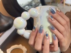 -芊屿芊浔美甲