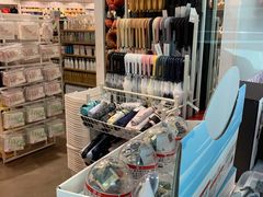 -名创优品(广州萝岗万达广场店)