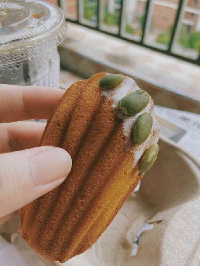 wagon coffee瓦工咖啡(光谷世界城广场店"位置在世界城广场3楼,也就