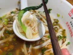 -湘人龙记老长沙米粉(鸟巢店)
