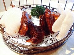 秘制脆皮乳鸽-避风塘(百联东郊店)