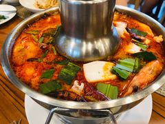 -Chom Cafe and Restaurant