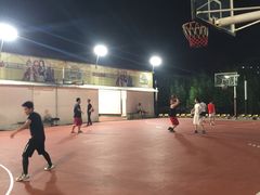 -洛克公园·篮球·足球·羽毛球(莘庄店)