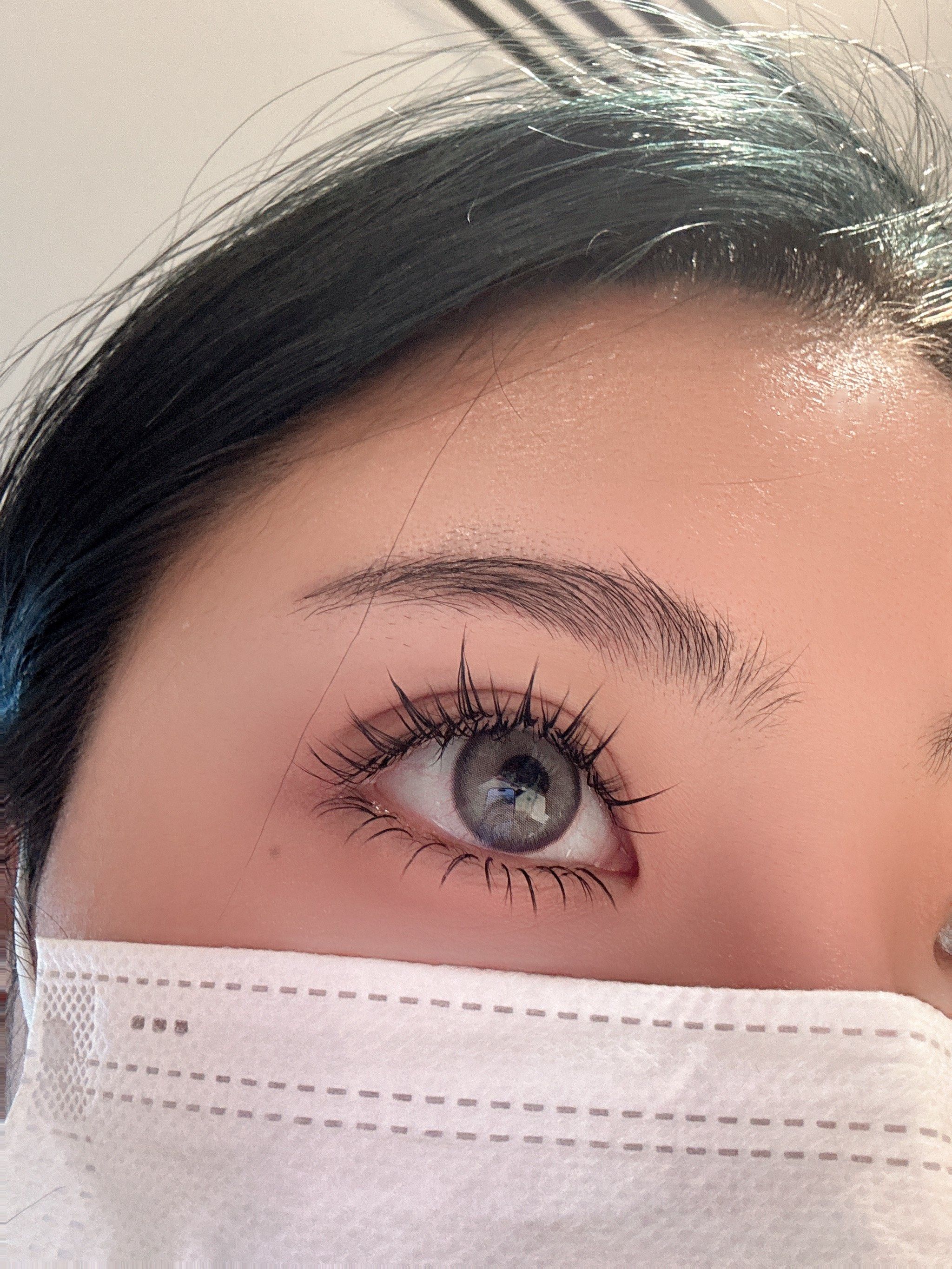 却是眼睛的衣服
              人靠衣装,美靠眼妆