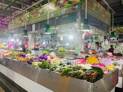 自助取餐区-三亚新鸿港水果一级批发市场