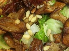 牛肝菌炒时蔬-云海肴·汽锅鸡·云南代表菜(天山百盛优客店)