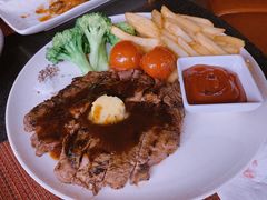 -WOLFGANG PUCK KITCHEN & BAR(迪士尼小镇店)