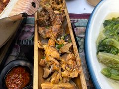 -刘姐啤酒鱼民族演艺餐厅(西街总店)