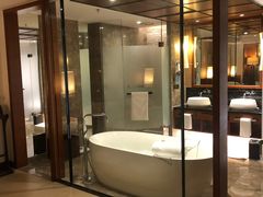 -三亚湾海居铂尔曼度假酒店